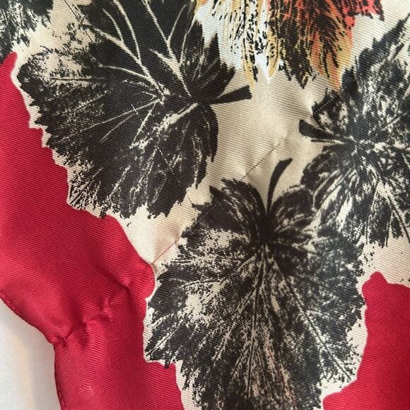 Vintage Cinzia Fioni Leaf Print Red, Black, Gold, Orange, Tan  Large Scarf - Picture 10 of 10